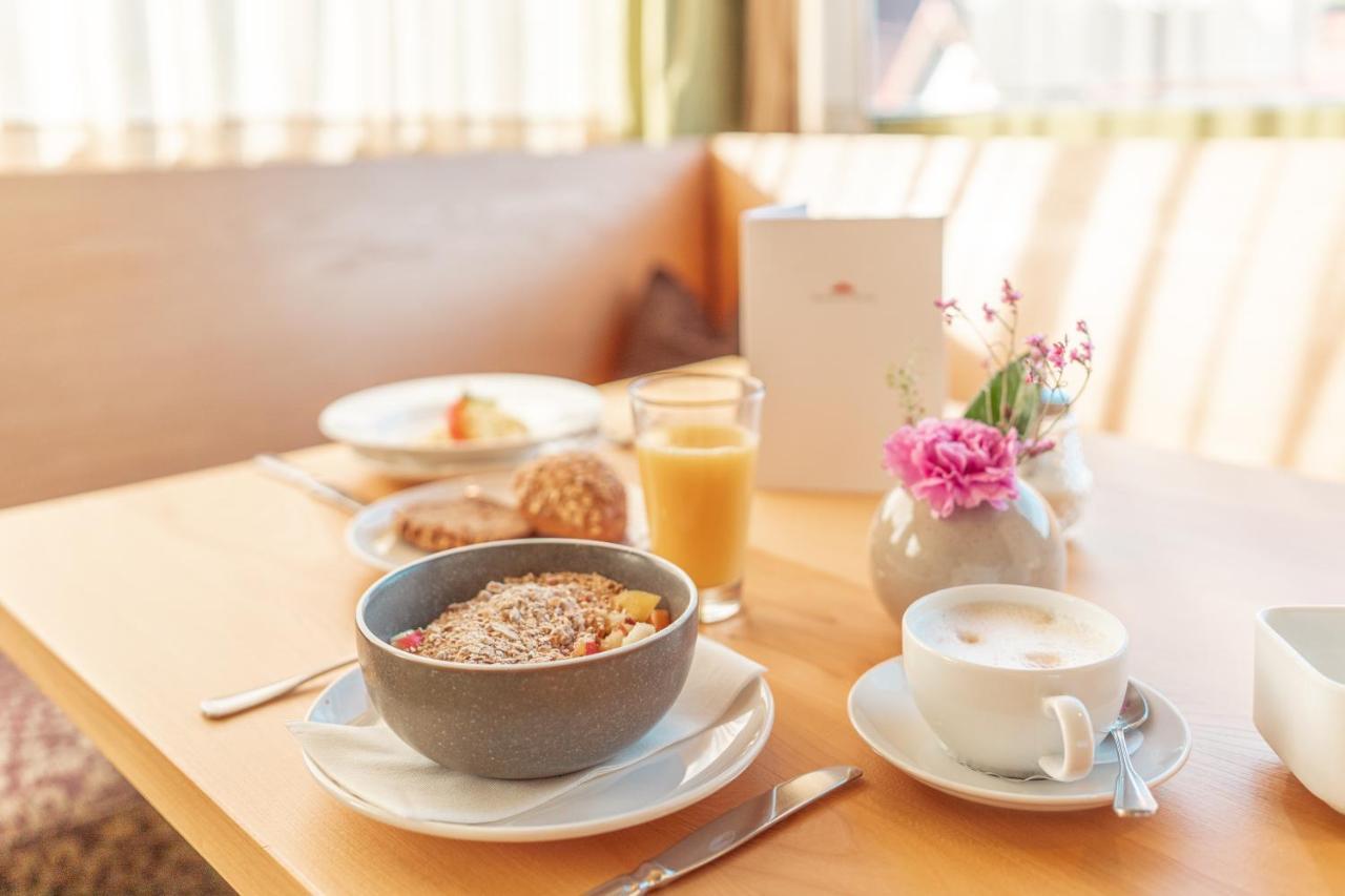 Hotel Restaurant Zur Sonne St. Peter エクステリア 写真