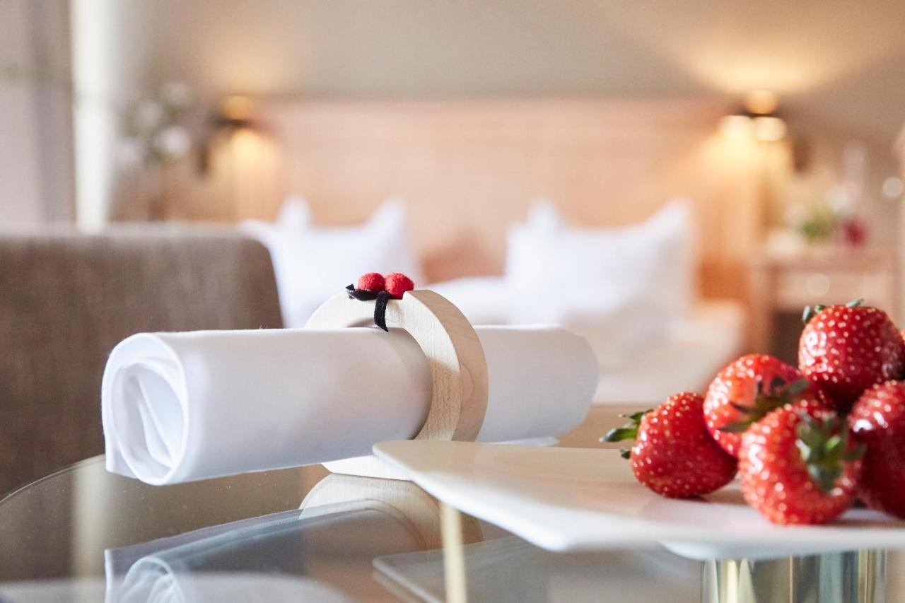 Hotel Restaurant Zur Sonne St. Peter エクステリア 写真